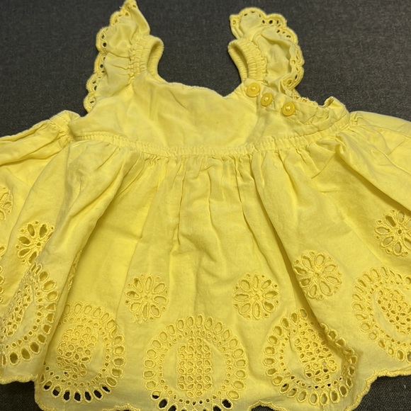 Baby gap blouse 3-6 months - Picture 3 of 4